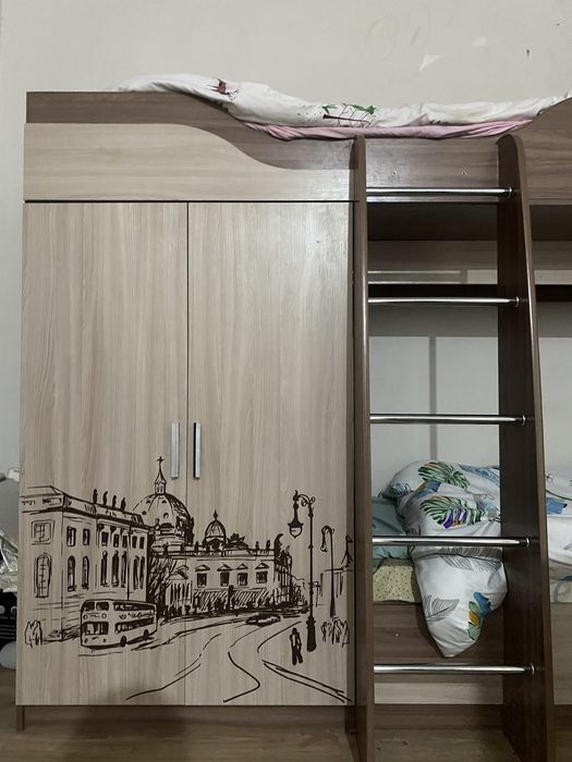 двухъярусная кровать