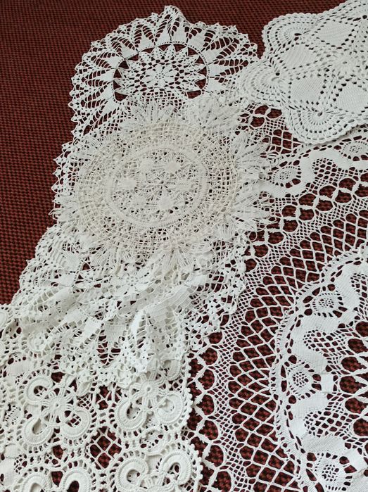 Ръчно изработени покривки , тишлайфери  и др.