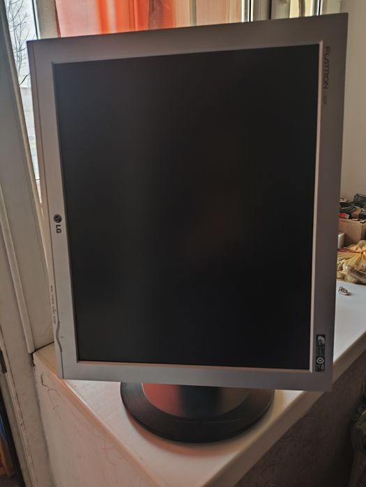 Монитор LG Flatron