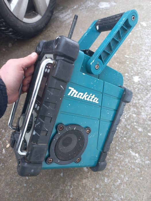 Boxă       makita