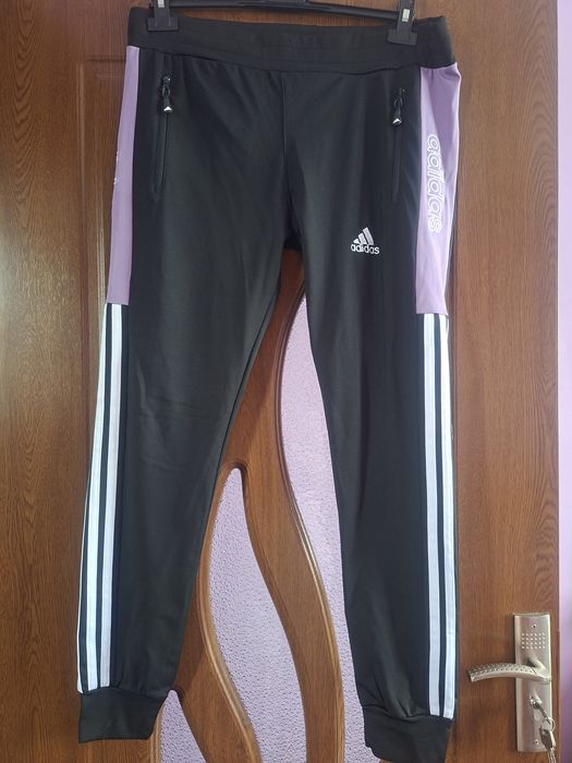 Vând Trening Damă Adidas Mărimea XL