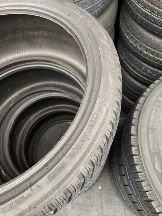 255 35 20 bridgestone m+s o buc