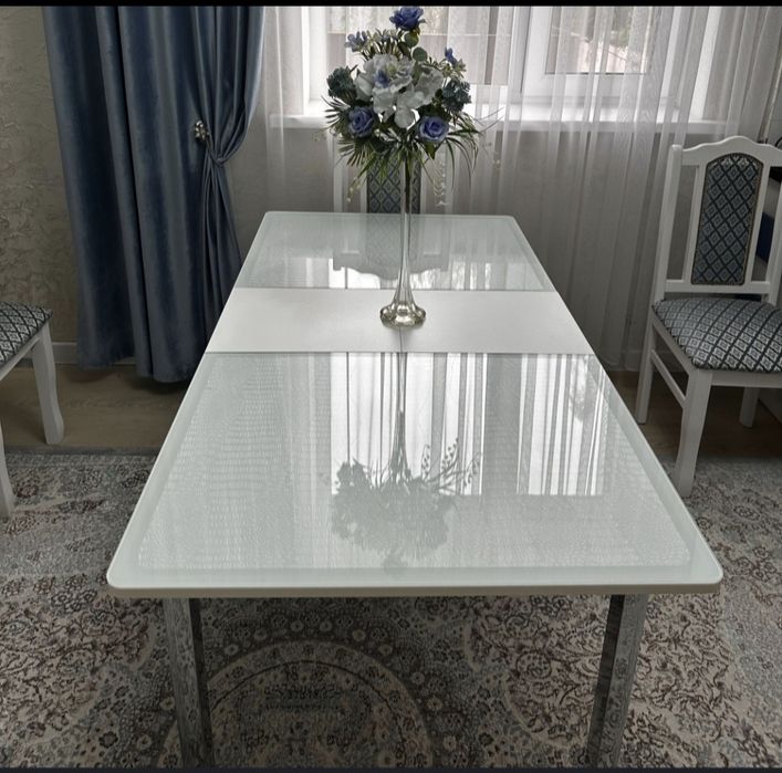 Продам  кухонный стол