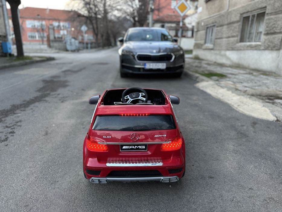 Детска електрическа кола