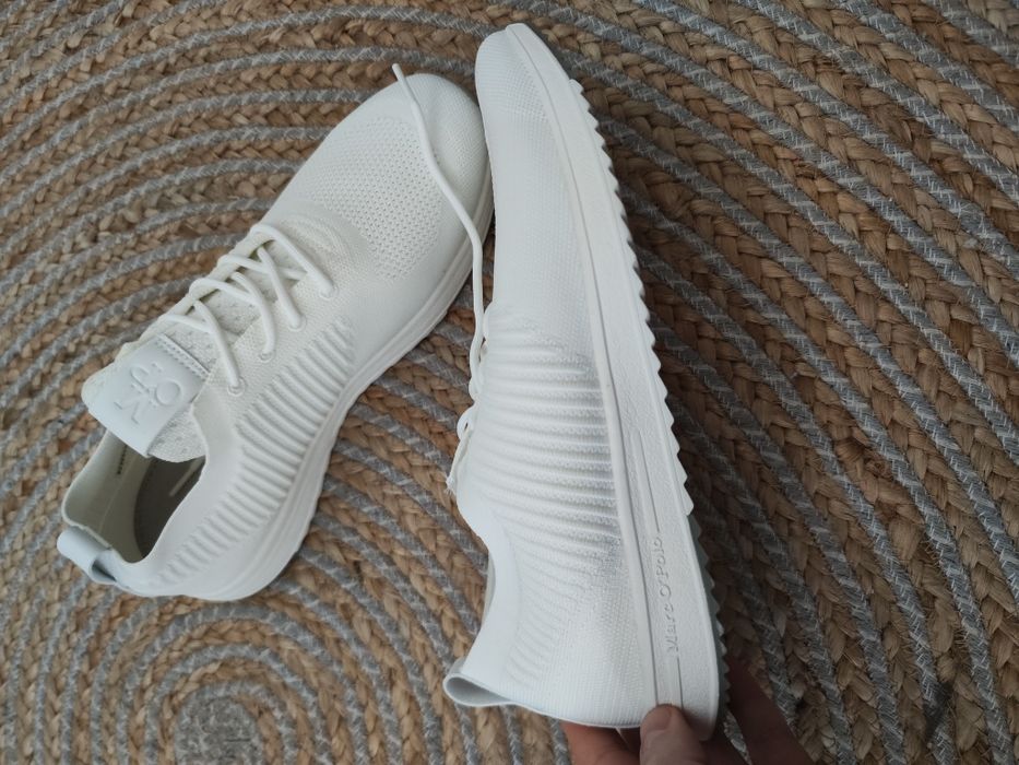 Продавам чисто нови маратонки