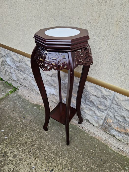 Прекрасна антикварна висока помощна масичка