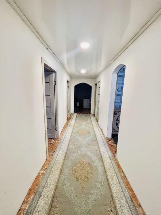 Тез арада үй сатылады.