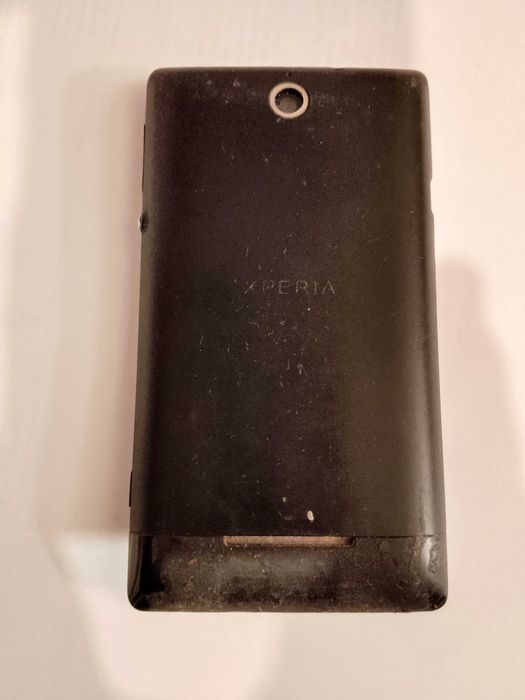 Смартфон  Sony Experia E - Dual