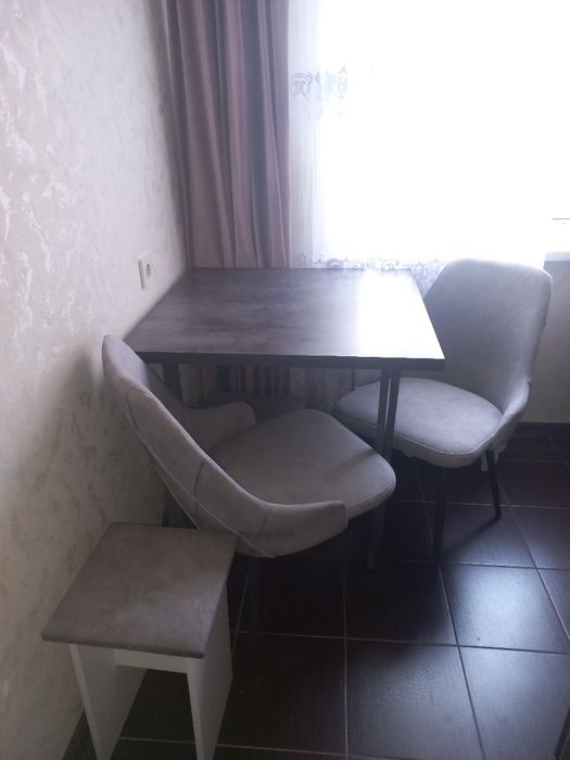 Продам комплект кухонный