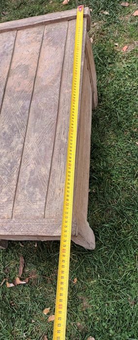 Lada veche din lemn, datata 1944