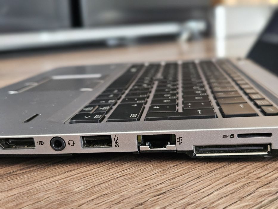 Hp Elitebook G4 AMD A12 8GB DDR4 SSD256 GB 12.5 Inch Taste iluminate slot SIM, baterie 4 5 ore