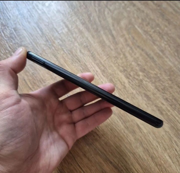 Продам телефон Samsung A04S