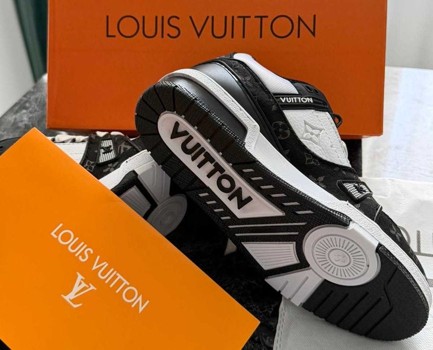 Adidasi Louis Vuitton Trainer LV - Negru Produs Nou - Full Box