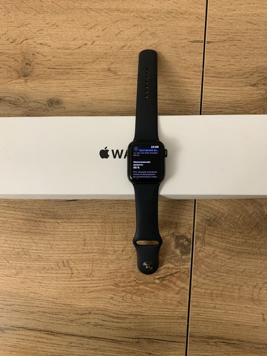 Apple Watch SE 2 — 40 мм
