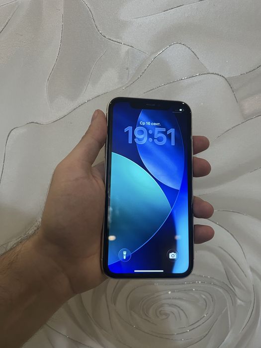 Продам IPhone 11 64gb