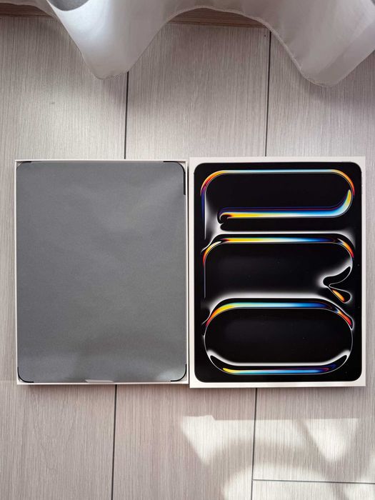 Apple iPad Pro 13" M4 256GB, Wi-Fi  - Pachet complet - Garantie Emag