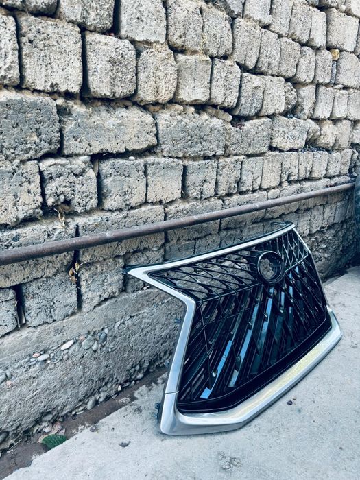 Решетка радиатора Lexus 570