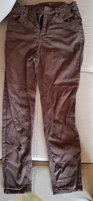 Кафяви дънки с цип