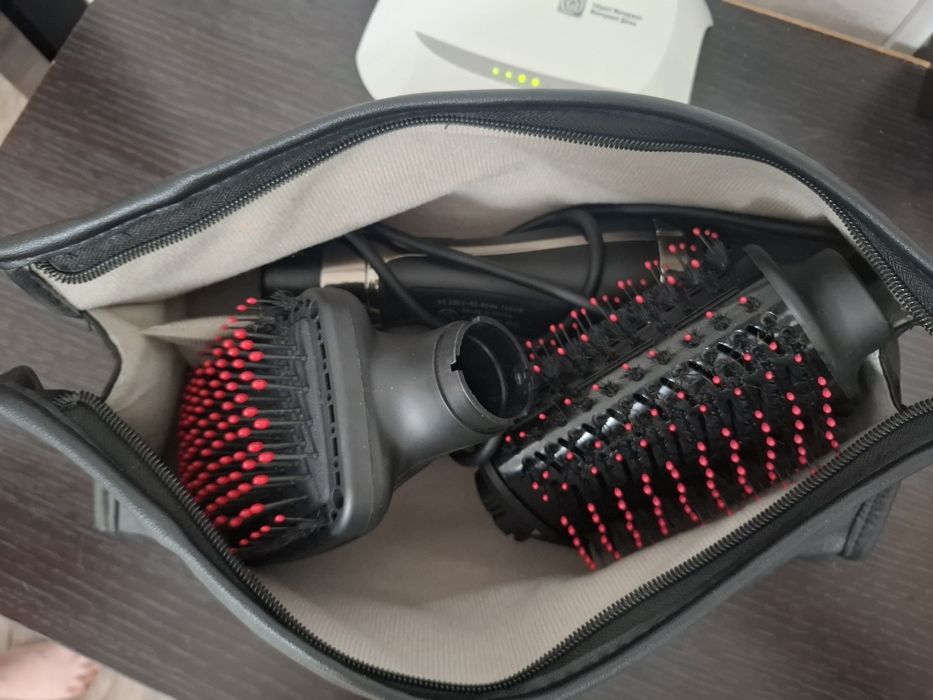 Продам фен расческа, новая