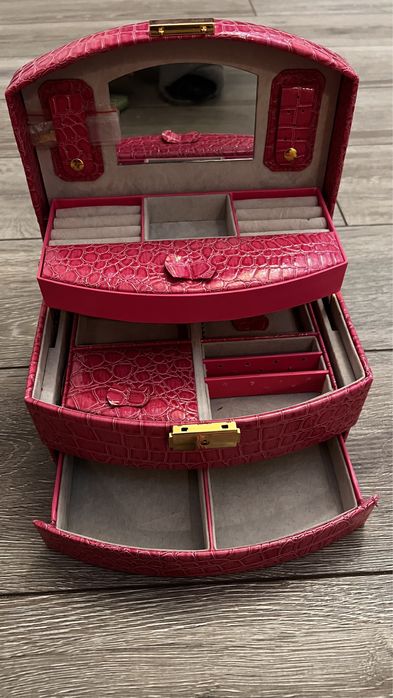 Продаю кейс для украшений