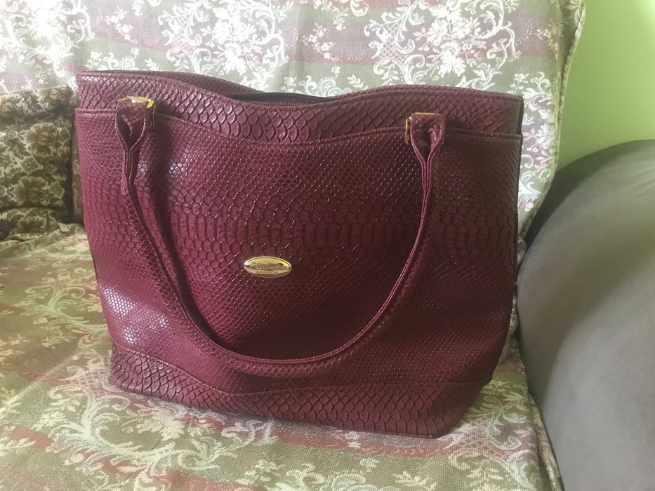 Дамски чанти от изкуствена кожа