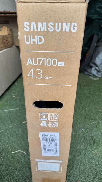 Телевизор SAMSUNG AU7100 43" за части