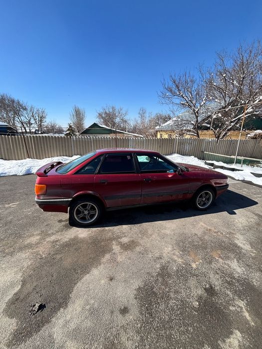 Ауди 80, объем 1.8