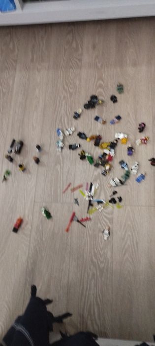 Игрушки LEGO и прочее.