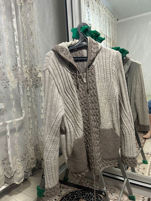 Продам не дорого кофты