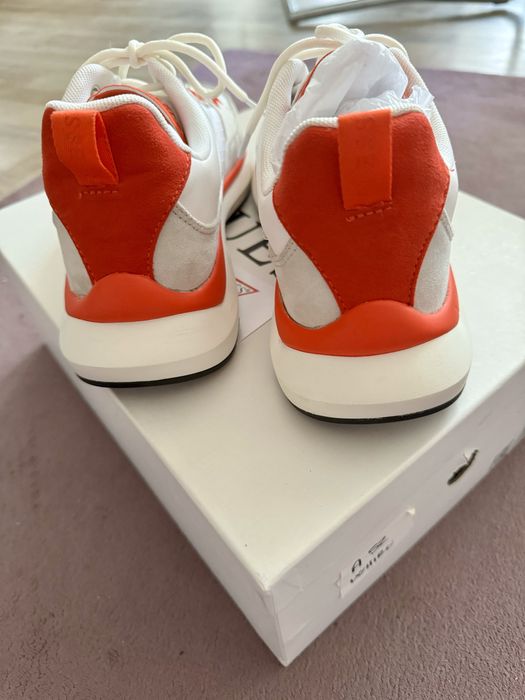 GUESS оригинални ЛЕТНИ сникърси