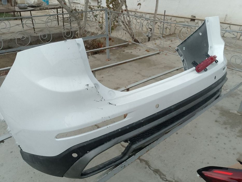 Продаётся  задний бампер  от черри тиго 8про  задний стоп  глушитель