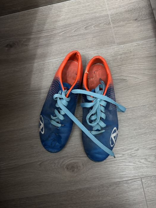 Продам футбольные бутсы сороконожки 41 размер