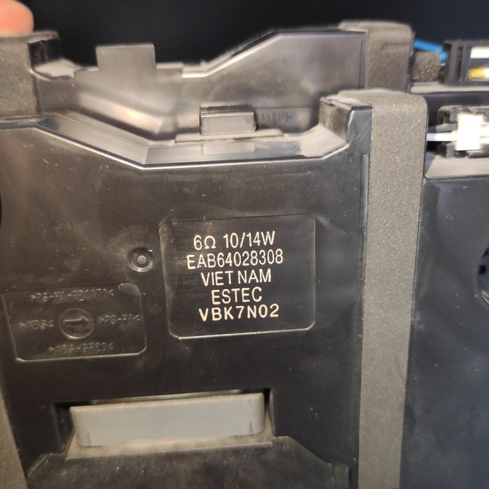 Dezmembrez TV LG - componente TV