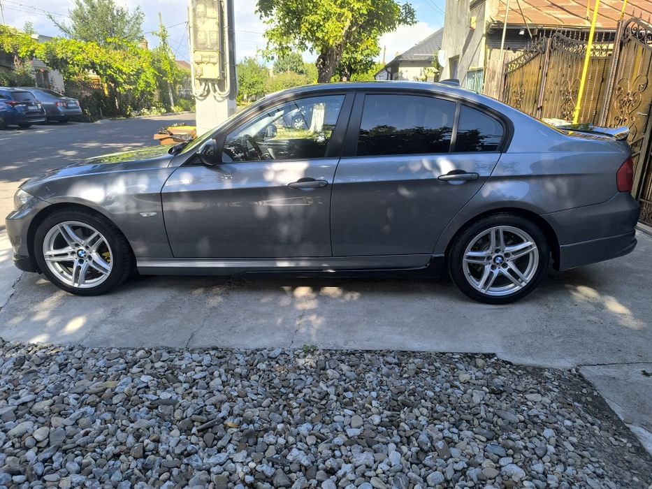 BMW 3 Series 2011 — imagine 5