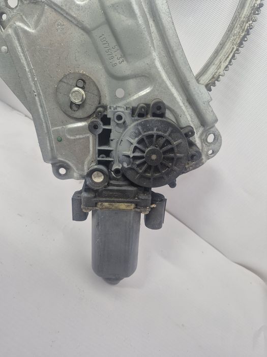 Передний левый стеклоподьемник BMW E36 Купе