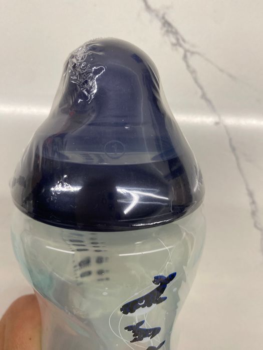 НОВИ Бебешки шишета, залъгалки, четка и купа за сухо мляко