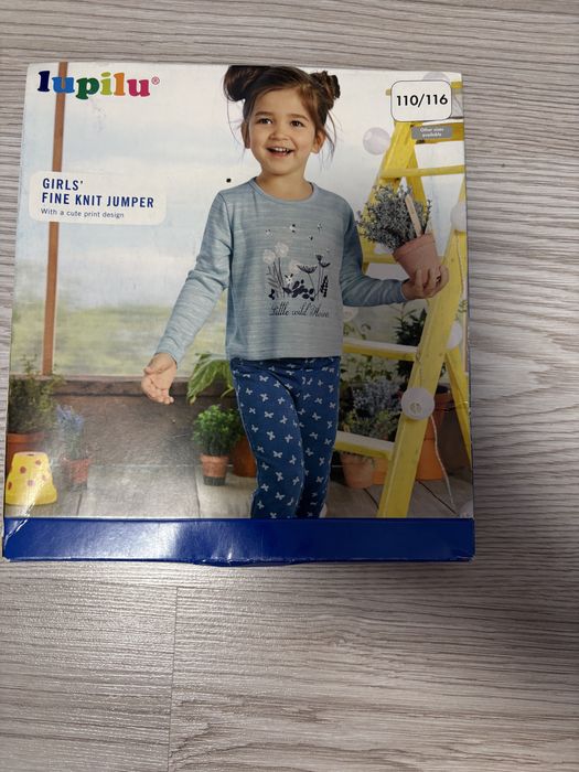 Bluza noua, pt fetite, 6 ani