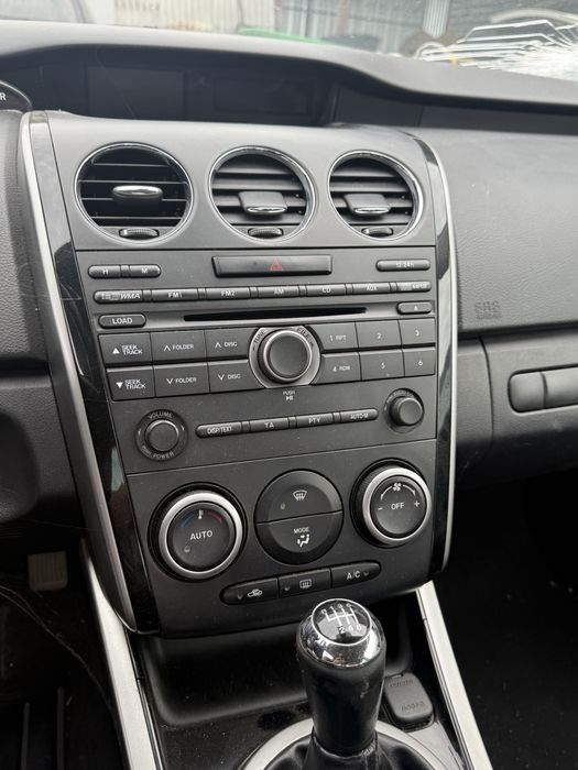 На части Mazda CX7 CX-7 2.2C арматурно табло Стоп екран Радио CD медиа