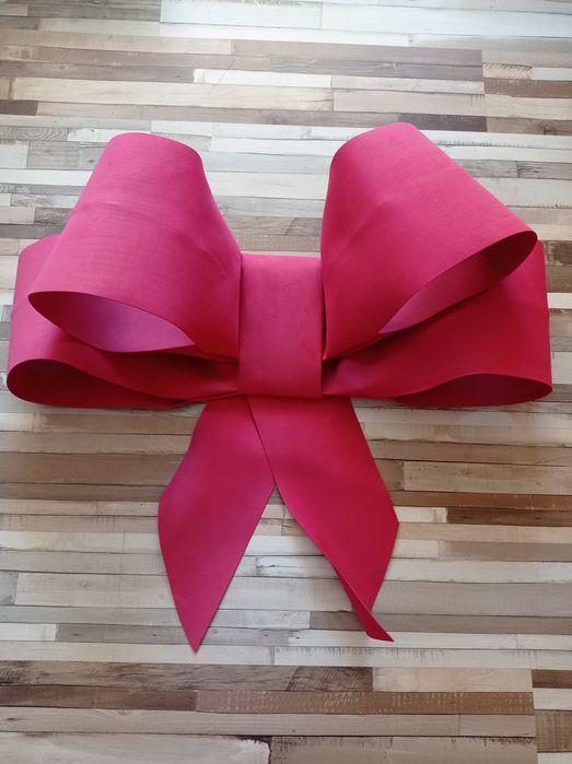 Червена панделка, Бяла роза,украса за кола.