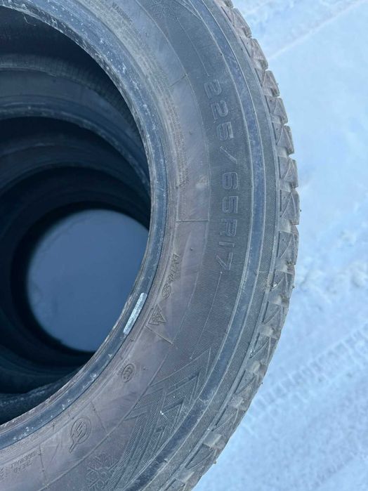 225/65 R17 Зимние шины Maxxis