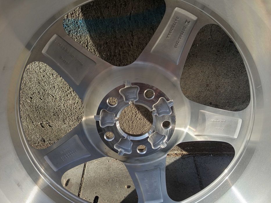 резервна гума патерица за Джип Jeep Гранд Чероки 20 цола, крик