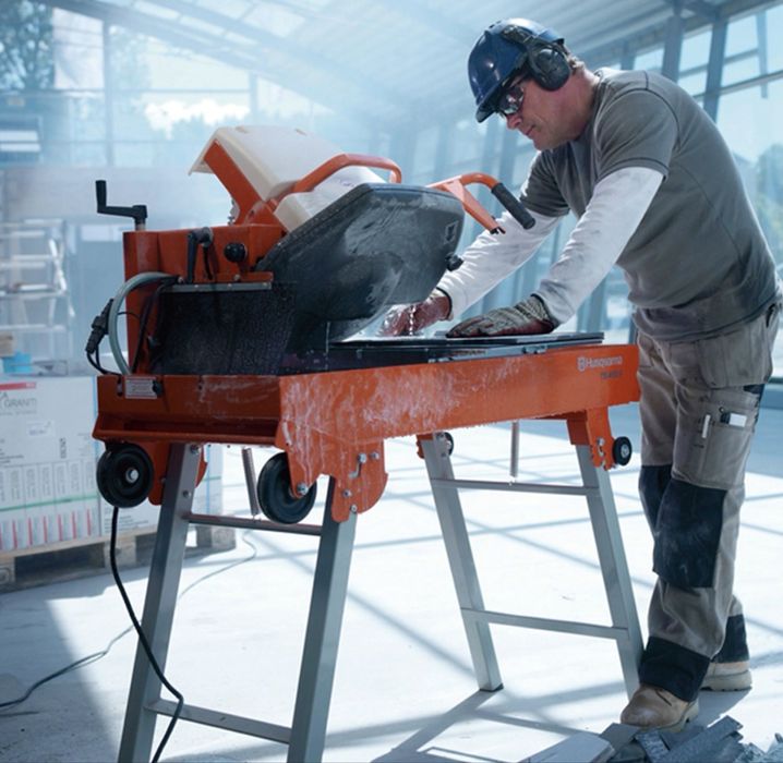 HUSQVARNA CONSTRUCTION TS400F Машина за рязане на строителни материали