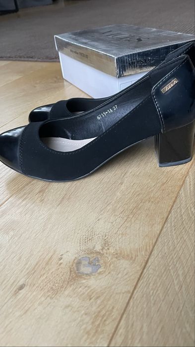 Pantofi comozi cu toc marimea 37