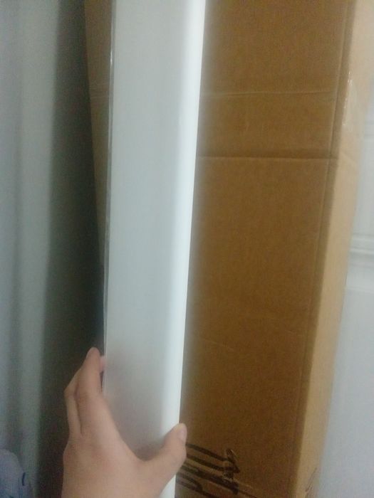 Плинтуса, белые, новые.