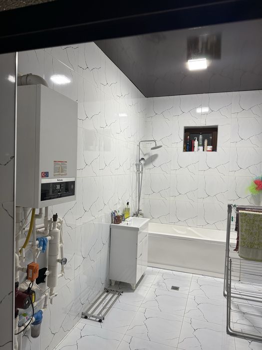 Uy sotiladi,narxi kelishiladi. Qibrayda