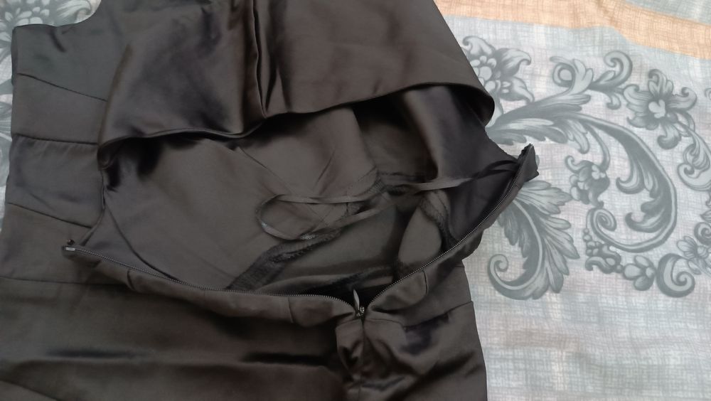 Черна рокля размер М