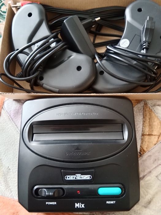 Игровая приставка Новая GENESIS