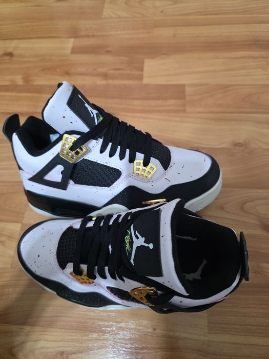 Adidasi  jordan patru