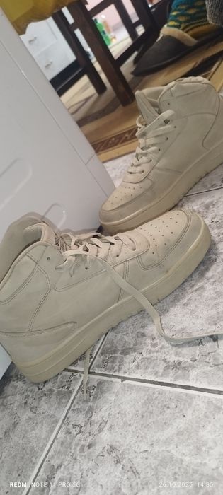 Продавам зимни обувки