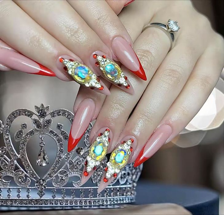 Servicii manichiură pedichiură, cosmetică